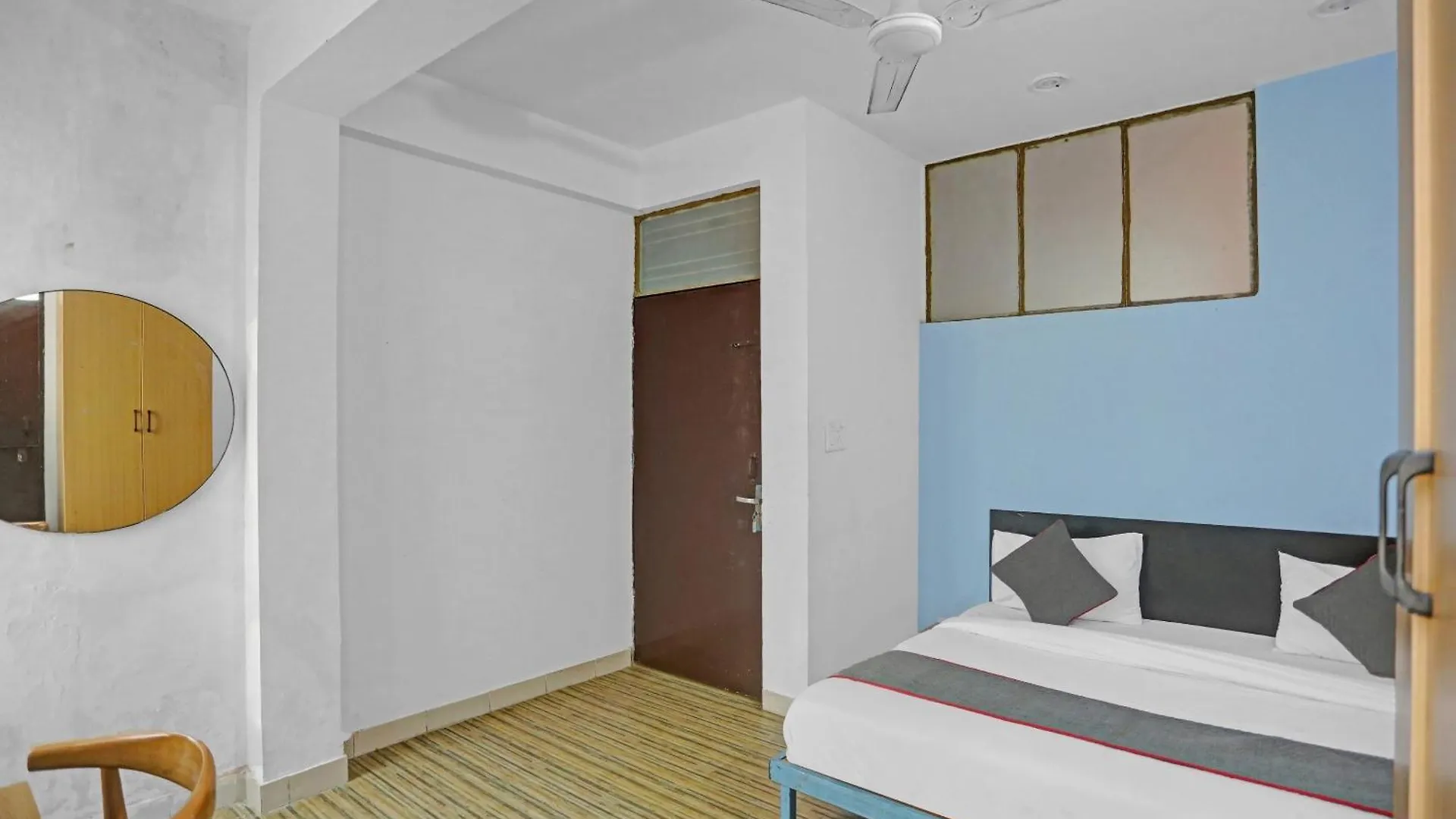 Collection O Jps Near Pvr Vikaspuri Delhi Hotel India