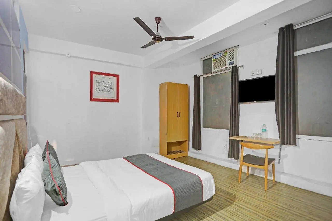 Hotel Collection O Jps Near Pvr Vikaspuri Delhi Delhi (National Capital Territory of India)